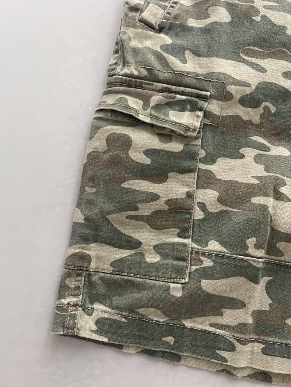Eddie Bauer Men’s Camo Cargo Shorts Size 34 Stretch Outdoor Hiking - Picture 3 of 12